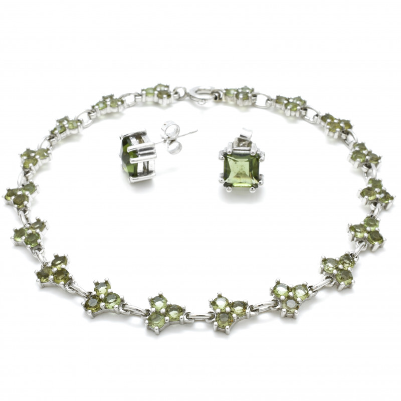 Stříbrný náramek vltavín