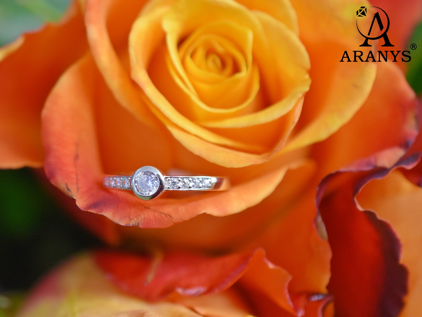 Stříbrný zásnubní prsten