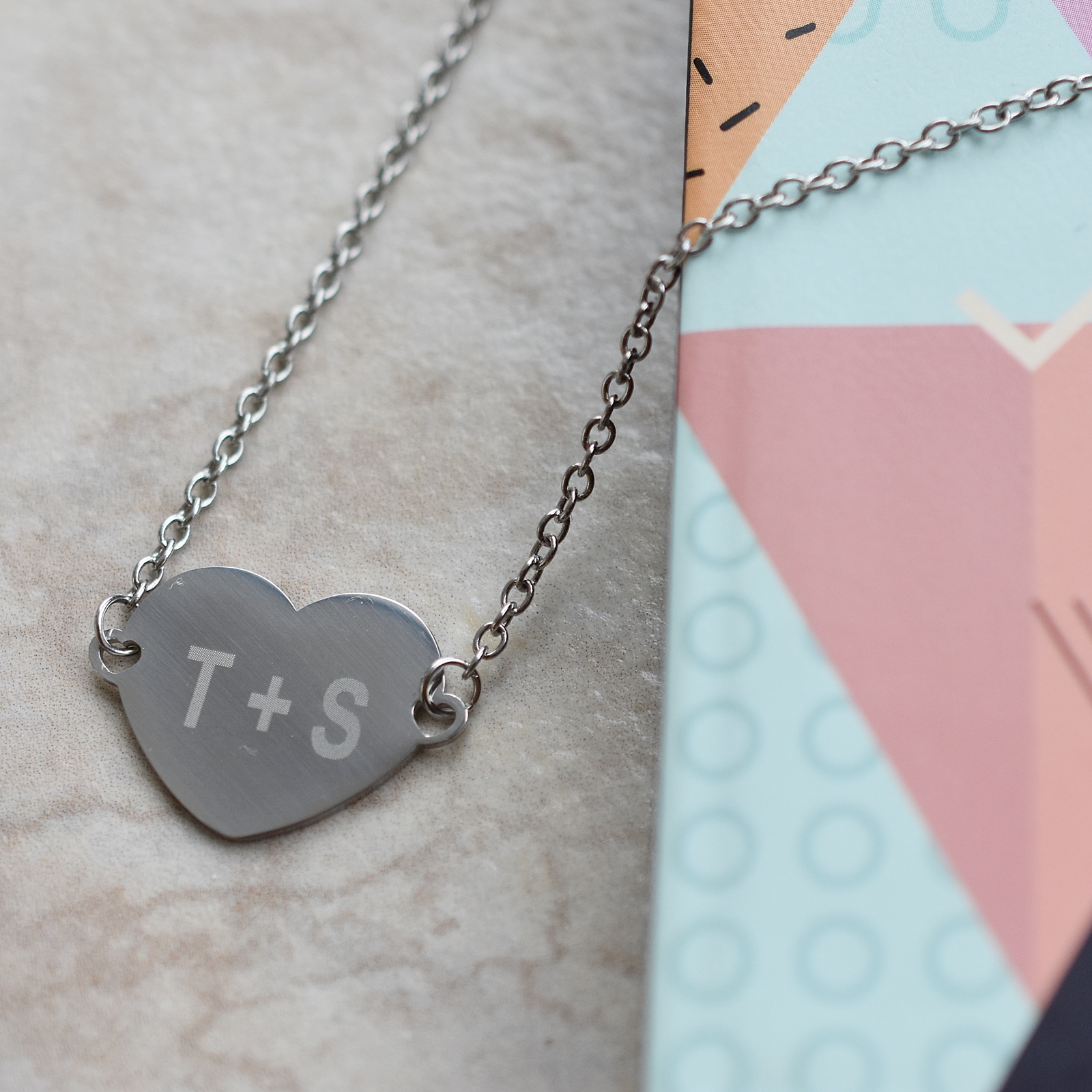 Gravírování na ocelový náhrdelník