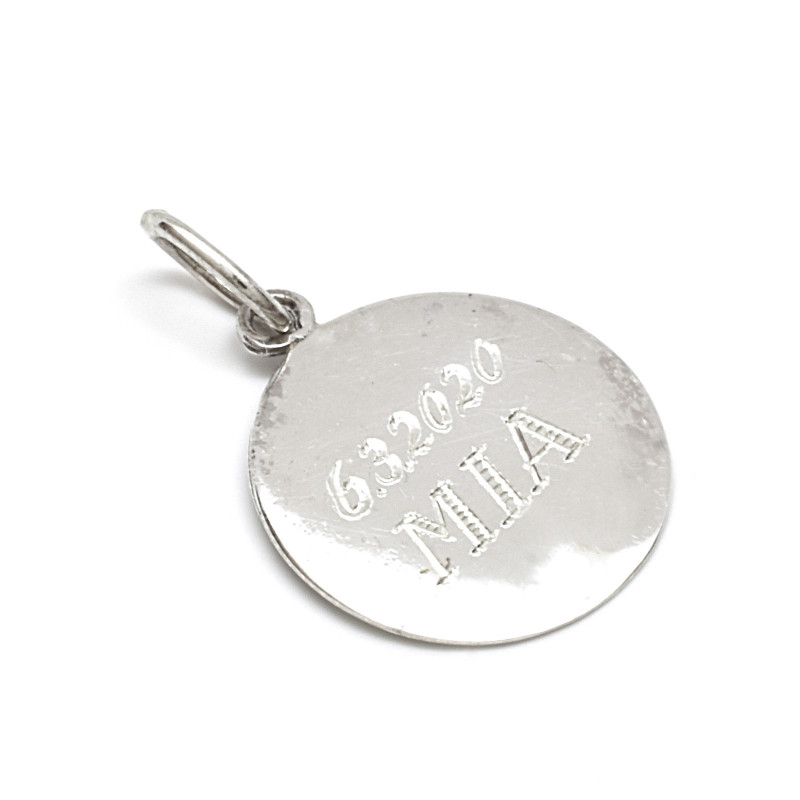 Křtící hodiny s vyrytým jménem a datem narození