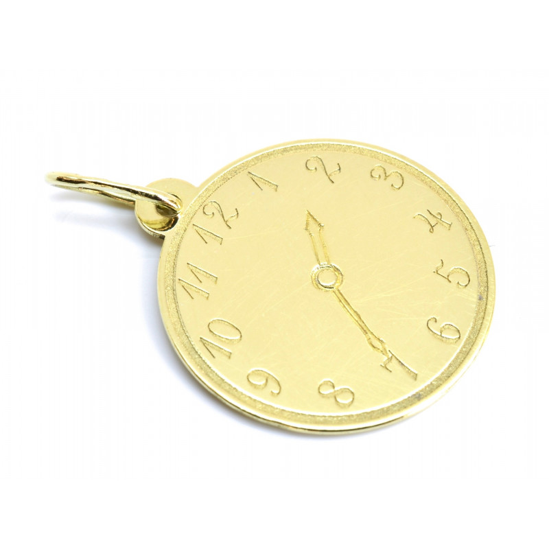 Křtící hodiny s vyrytým časem narození