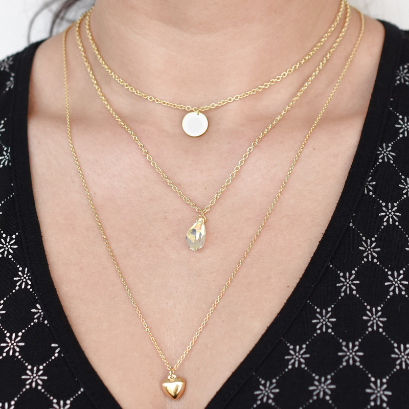 Dlouhý náhrdelník z více řetízků